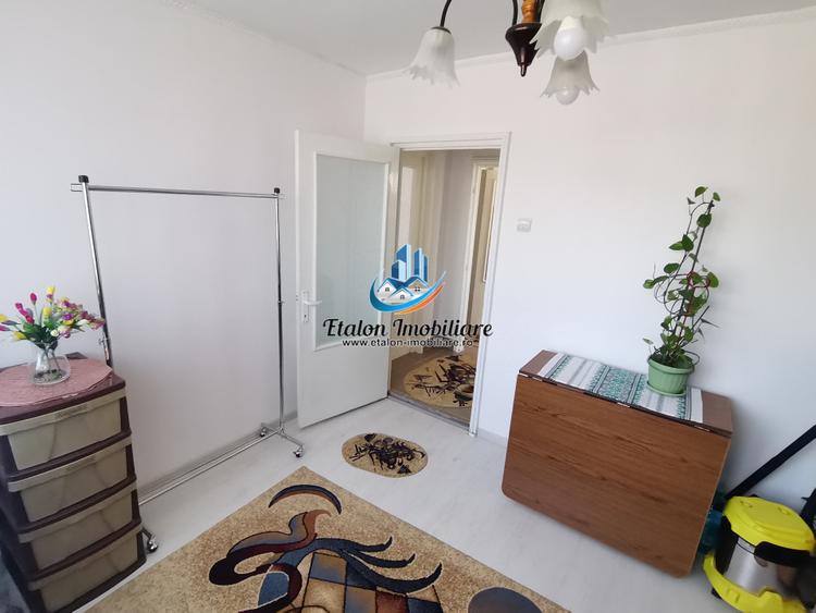 Apartament 4 camere, decomandat, 65 mp, Calea Romanului - Rate