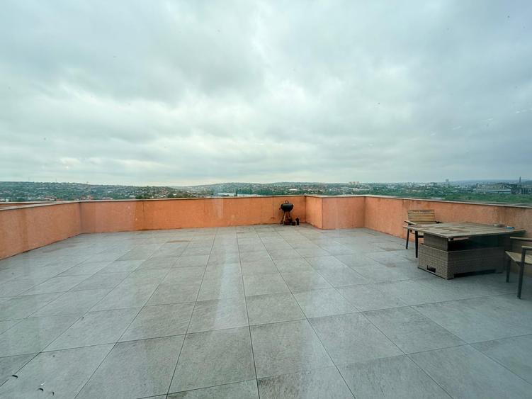 Penthouse 112 mp + 60 mp terasă, cu o panoramă superbă asupra orașului