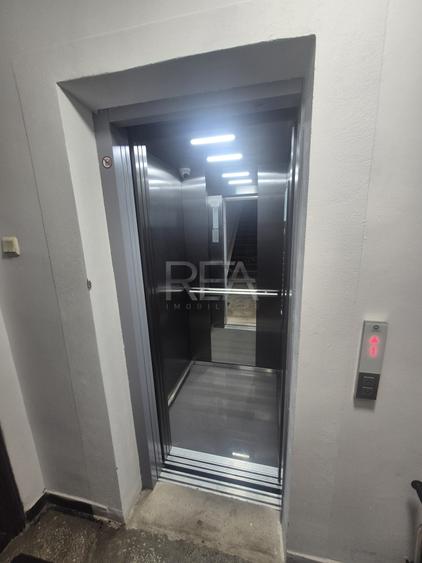 3 camere Titan decomandat, et. 1, an 1979, 70 mp, renovat