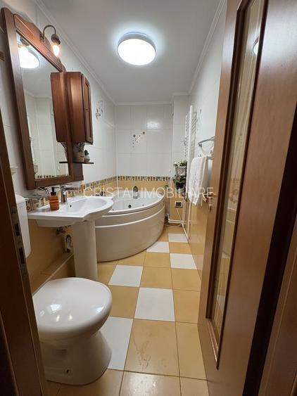 Vânzare Apartament 4 Camere cu Centrală pe Calea Vitan între Mall și Mihai Bravu - 6