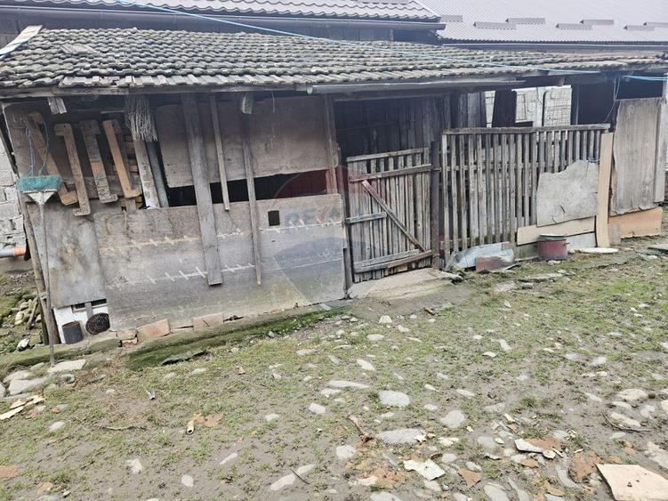 Casă / Vilă cu 5 camere de vânzare, Sarasau