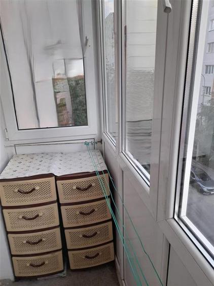 Apartament 3 camere balcon pivnita zona Vasile Aaron