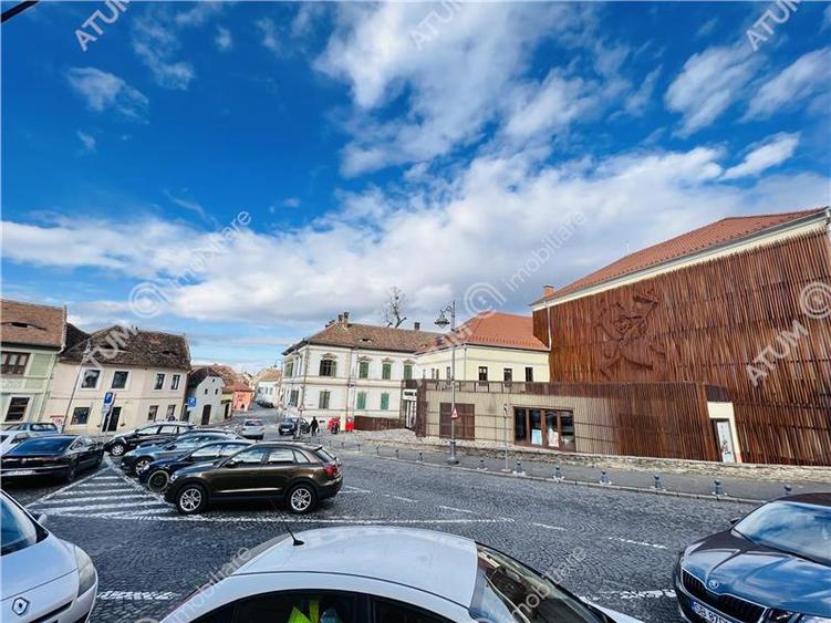 Apartament la casa cu 2 camere si pivnita in Centrul Istoric din Sibiu