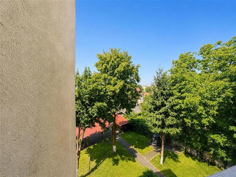 Luminos, decomandat, 3 camere, 2 bai, etaj2, Calea Sighișoarei, Tudor, Targ