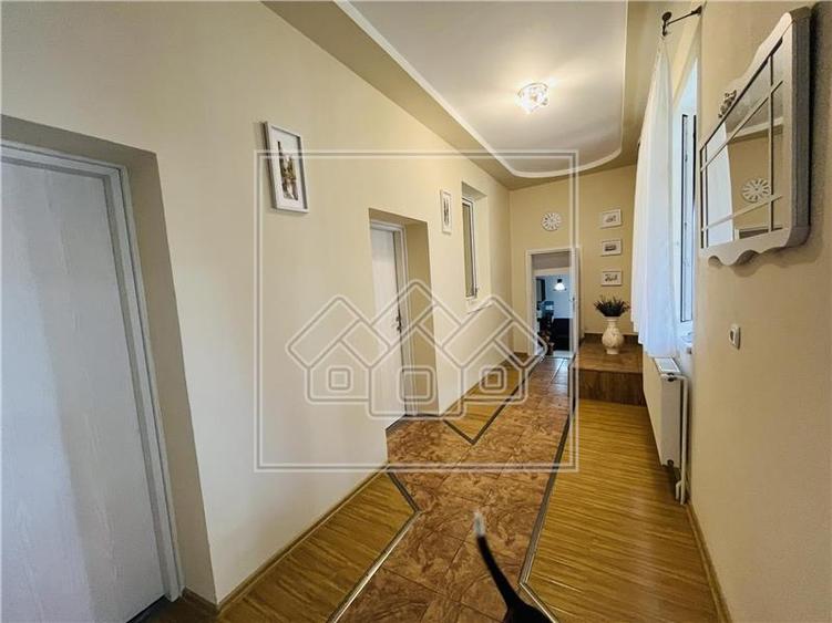 Casa individuala 4 camere, pod, curte 463 mp, pivnita - Apoldu de Jos