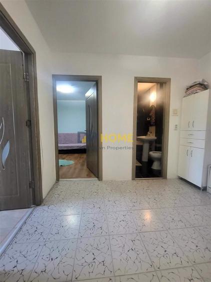 Apartament 2 Camere, Decomandat, etaj 2 din 3