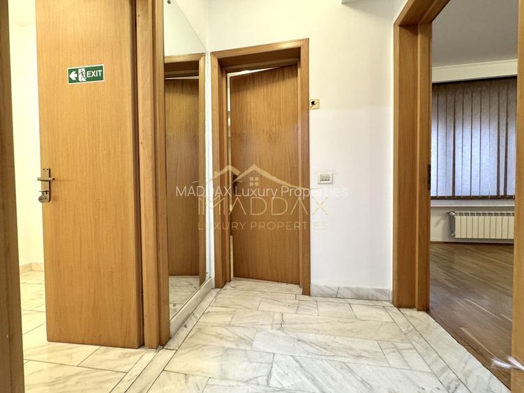 Vila centrala cu 13 camere *460mpu* + garaj // Dorobanți - 31
