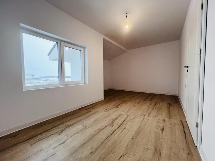 Duplex 3 camere, P+E, 91 mp utili, 250mp teren - Mosnita Veche