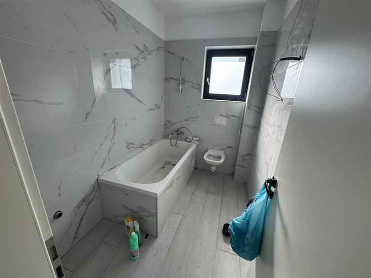 Apartament 2 camere, etaj 1,65mp utili de vanzare in complex Ozone City