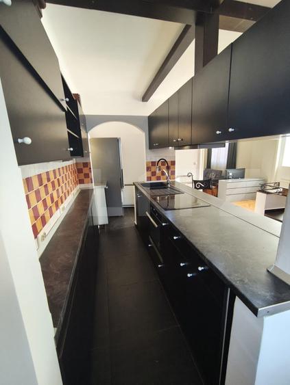 De inchiriat apartament lux zona ultracentrala cu garaj si loc de parcare