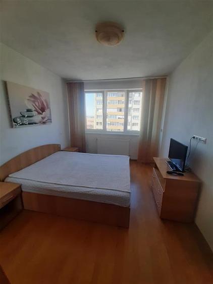 Apartament 3 camere decomandat pivnita zona Bulevardul Mihai Viteazul