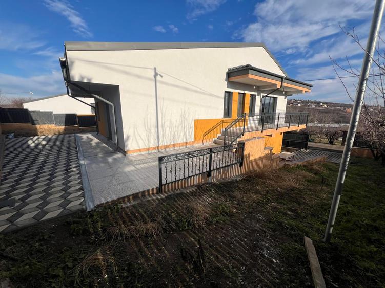 Vila de vanzare Iasi Tomesti Chicerea