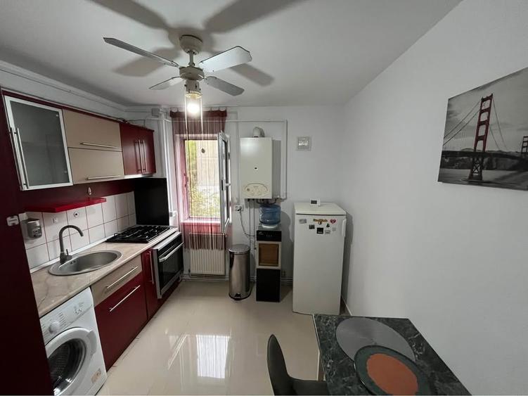 Apartament 2 camere,  zona Cantemir - Podu de Piatra