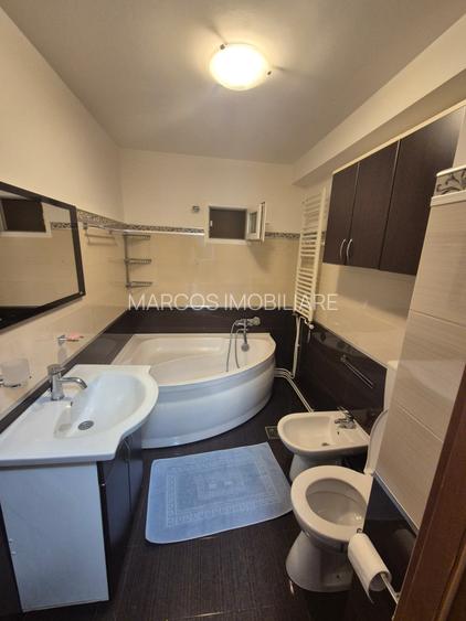 Închiriez apartament 2 camere Micro 4 - 4