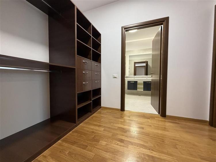 FOR RENT 4 ROOMS 200 SQM 3 PARKING