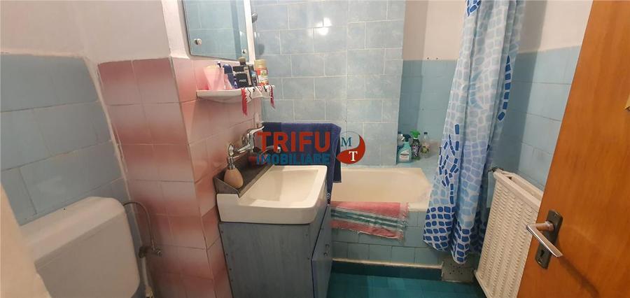Apartament cu 4 camere de vanzare zona Centru
