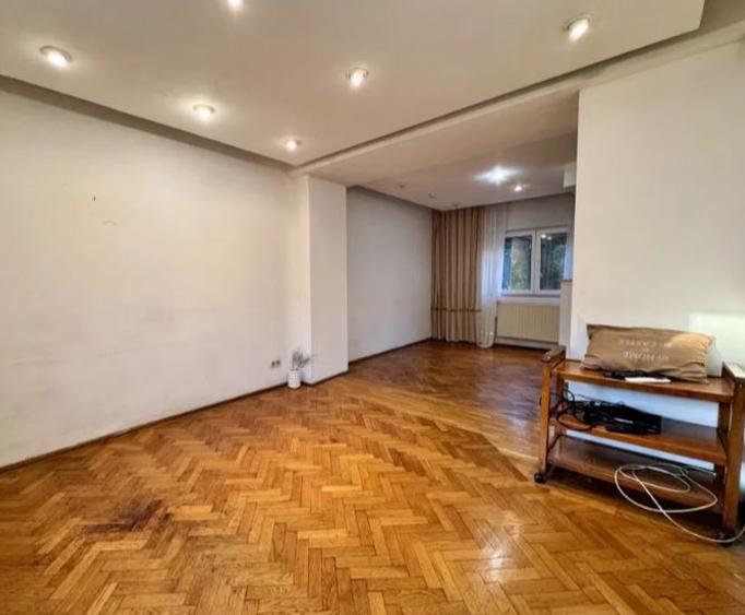 Vatra Luminoasa METROU P-ta IAncului,VILA,4 camere,3 bai,loc  de parcare,terasa