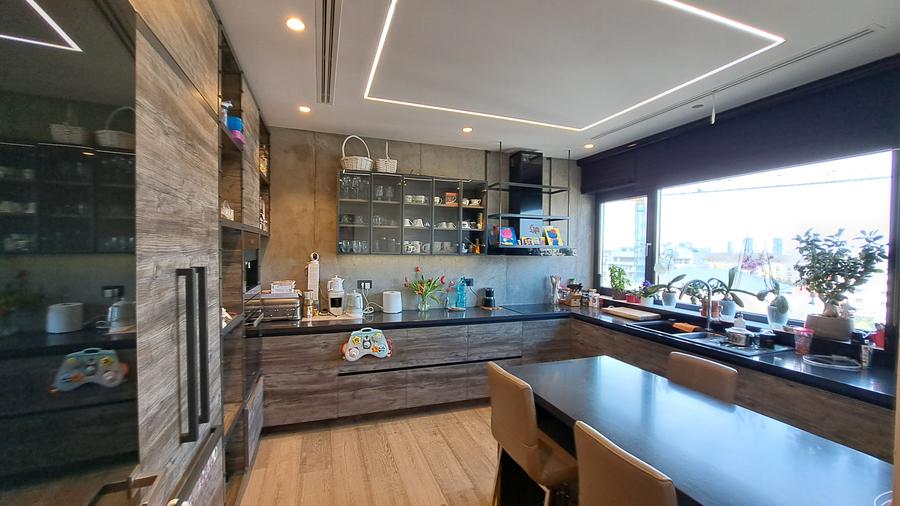 APARTAMENT 4 CAMERE CU SCARA INTERIOARA TIP LOFT -ULTRA LUX
