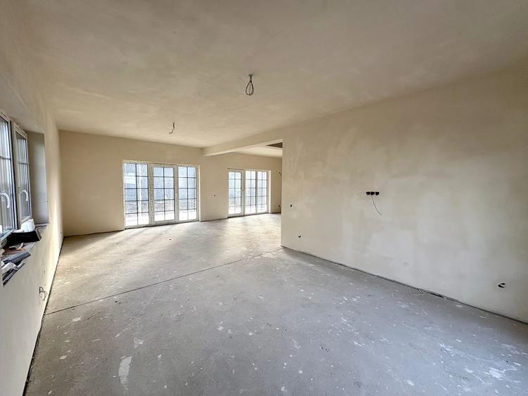 CASĂ NOUĂ CU GARAJ, 150 MP, 500m de PROFI CHINTENI
