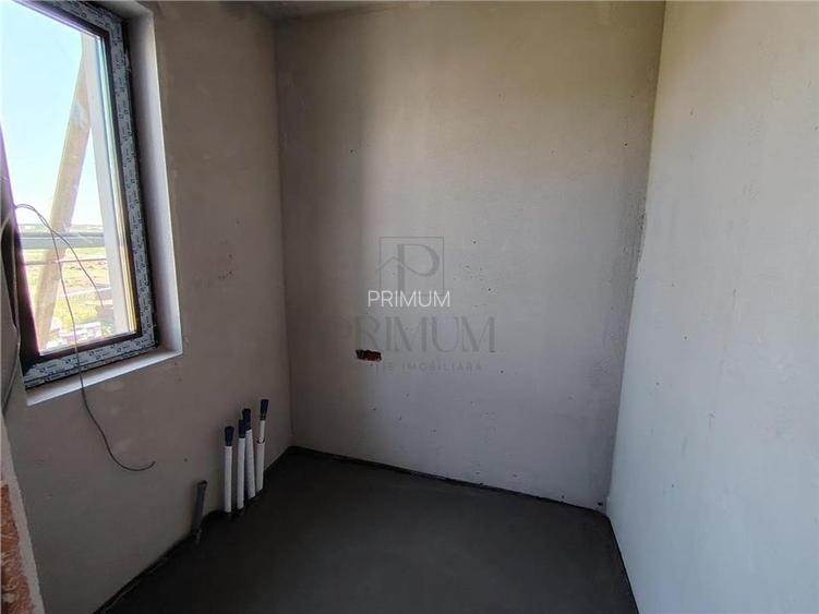 Duplex despartit prin C.T.- dormitor la parter - canalizare - 9