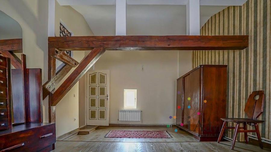 Vilă Istorică de Excepție în Centrul Istoric | 15 Camere | Acces Auto