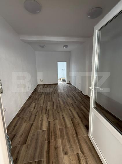 Spatiu comercial, 27 mp, zona Materna
