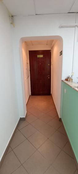 Vanzare apartament 3 cam la parter cu balcon stradal zona Parc Sebastian sect 5
