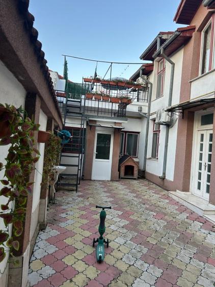 Apartament 3 camere si terasa superba - Casa Casatoriilor. Disponibil Sep - Iun