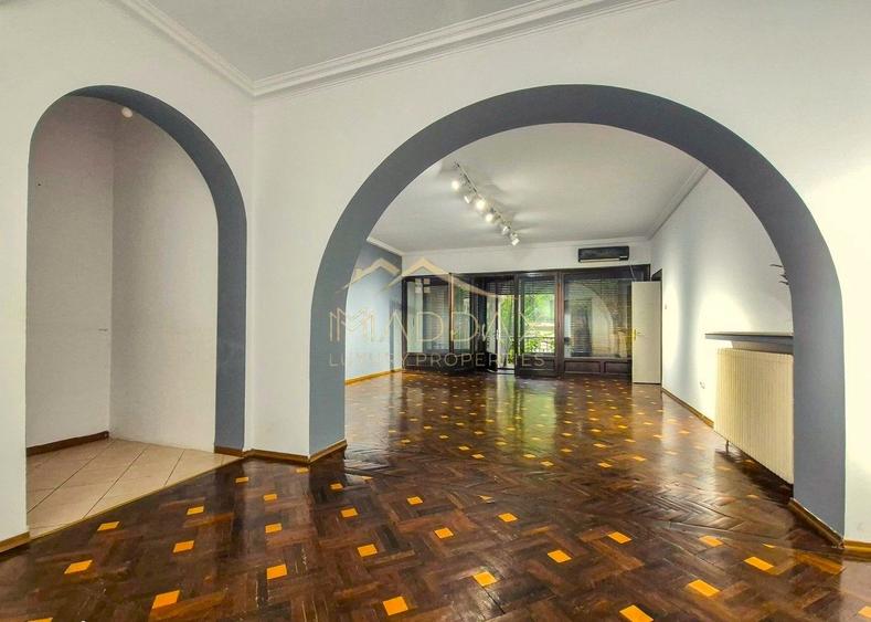 Apt. parter Piața Romană | 5 camere | Curte | 8 Locuri de Parcare