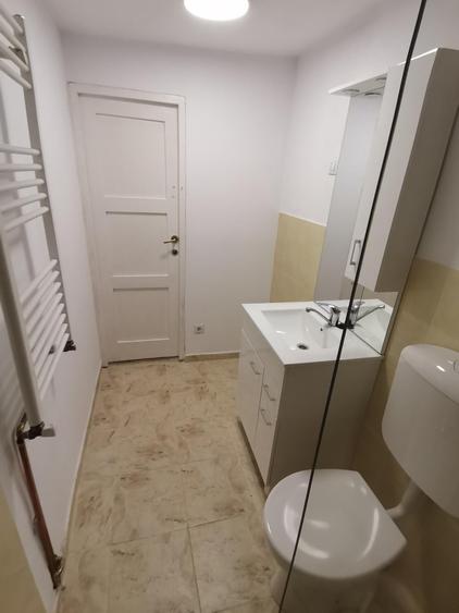 INCHIRIEZ apartament 2 camerea la casa ,renovat, zona Lazaret