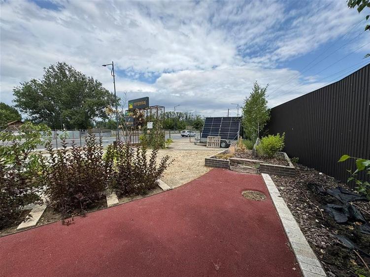 Spatiu Comercial de vanzare pe E 85 - Calea Moldovei -