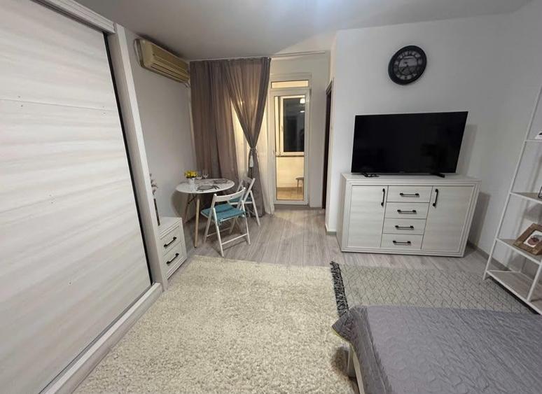 GARSONIERA- TITAN, BLOC REABILITAT, BUCATARIE INCHISA, MODERN