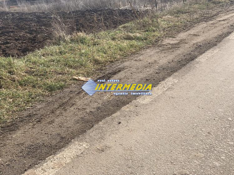 Teren intravilan de vanzare in Alba Iulia cu apa gaz curent canal 791 mp