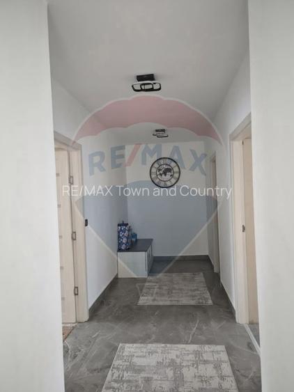 Casă / Vilă cu 3 camere de vânzare în zona Central - 7