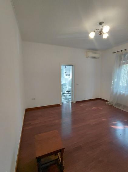 Aviatorilor (Pangratti), 4 camere in vila, parcare, terasa,rezidenta sau birouri