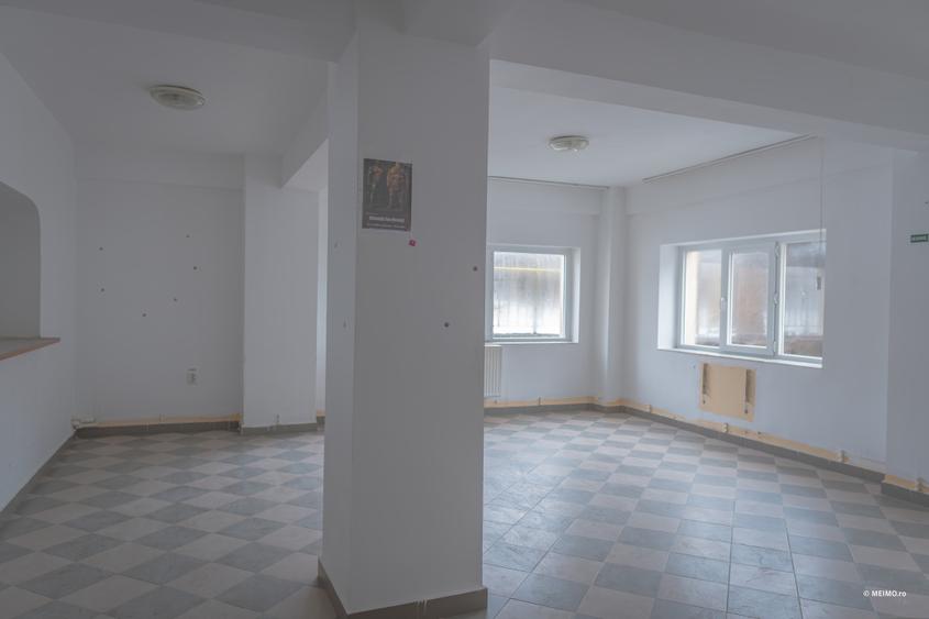 Clădire ideală pentru cămin de bătrâni