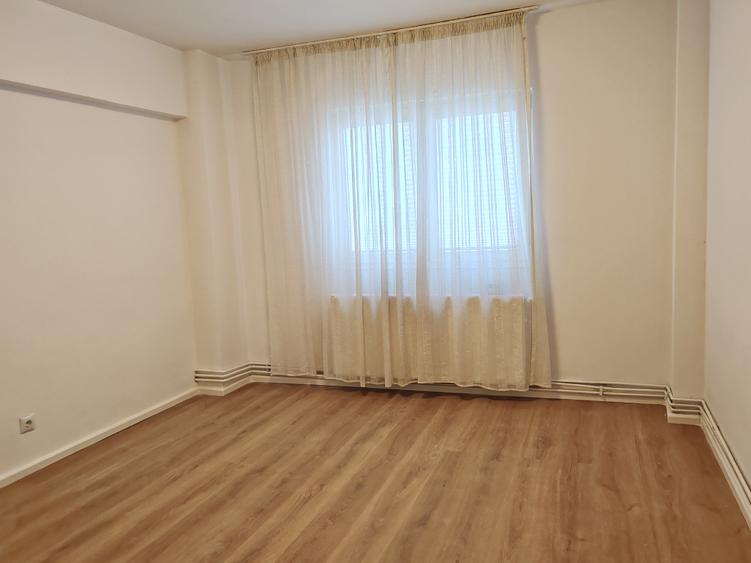 Apartament 2 camere liber la vanzare zona Grivitei