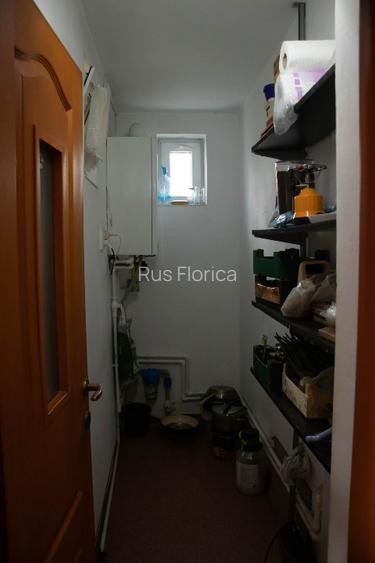 Casă de vânzare cu 3 camere cu curte generoasă - 5