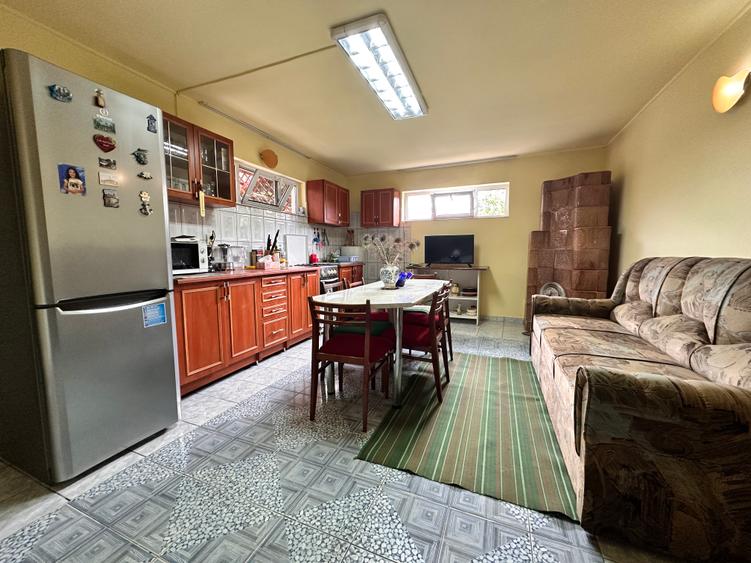 Casa P+ 1  4 cam  180 mp
