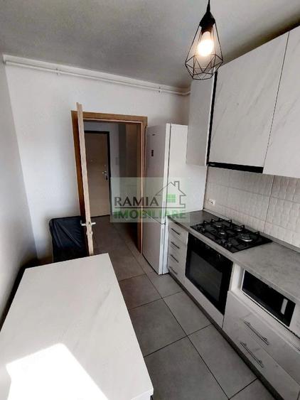 Apartament 2 camere decomandat, etaj 1, parcare, mobilat&utilat