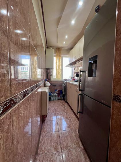 Apartament 4 camere, semidecomandat, 63mp, etaj 2/4 - Zona Dacia