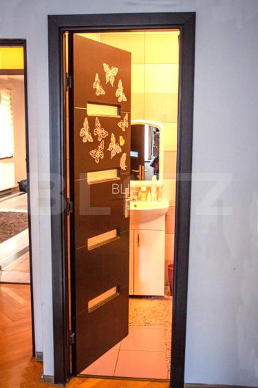 Apartament 3 camere 2 bai -in vila - 80mp  -pivnita si  parcare Central - 10