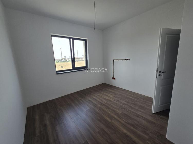 Complex rezidential nou. 4 Camere. 2 Bai. Curte. - 8