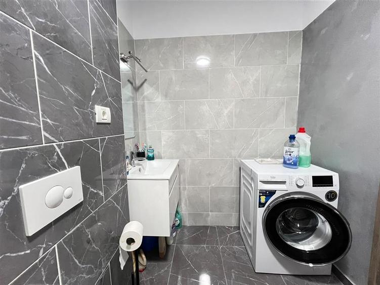 Apartament Lux prima inchiriere cu loc de parcare subteran Tractoru Coresi