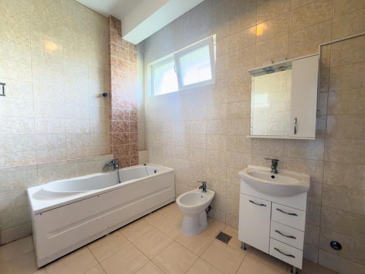Vila D+P+1 si pod in Mamaia Sat cu teren 1569 mp si suprafata desfasurata 865 mp