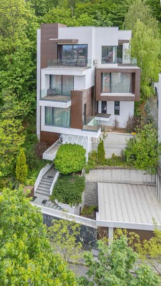 Proprietate unica tip vila, ultra central, S+P+2E, lift, priveliste peisagistica - 2