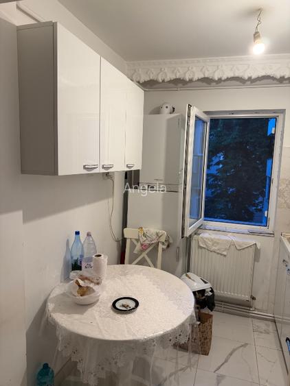 Vând apartament 4 camere semidecomandat zonă ultracentrală  - 6
