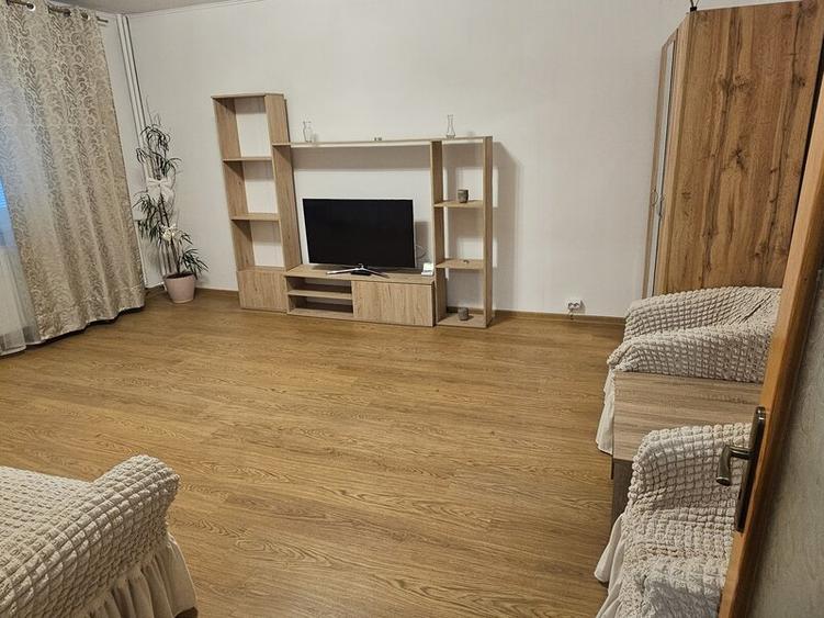 2 camere Sebastian
