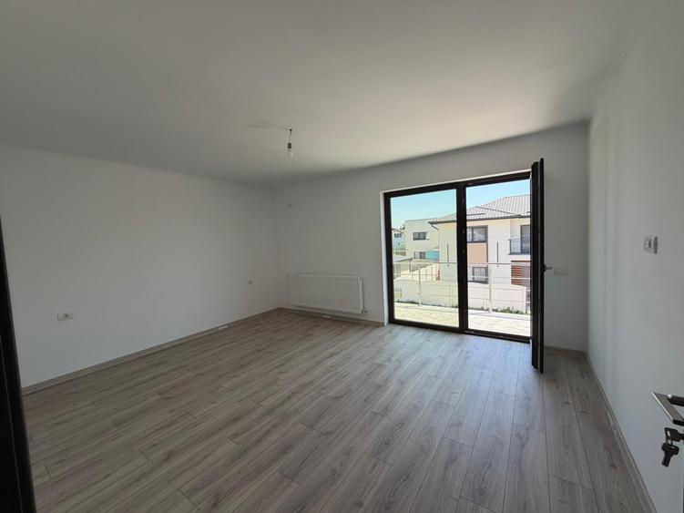 Casă P+E,4 camere, gata de mutare,900 m de blv.