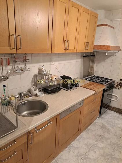 3 Camere de inchiriat | Timpuri Noi | Metrou | Centrala | Parcare |